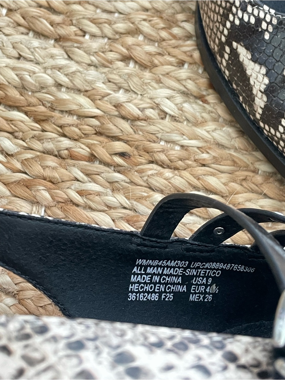 NWOT No Boundaries Black White Snake Print Pointed Mules 9 Animal Print Toe Fall - Picture 4 of 8